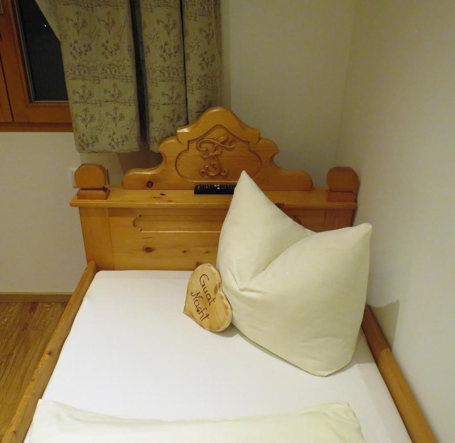 Haus Hubertus - Gaestehaus Sahler Partenen Ngoại thất bức ảnh